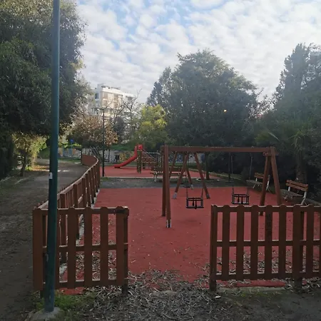 Cozy 2 Bdr Free Parking Wifi アパート