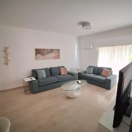 Cozy 2 Bdr Free Parking Wifi Apartment Nicosia