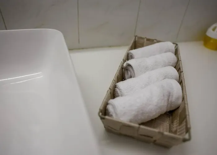 Cozy 2 Bdr Free Parking Wifi *