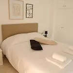 דירה Cozy 2 Bdr Free Parking Wifi ניקוסיה